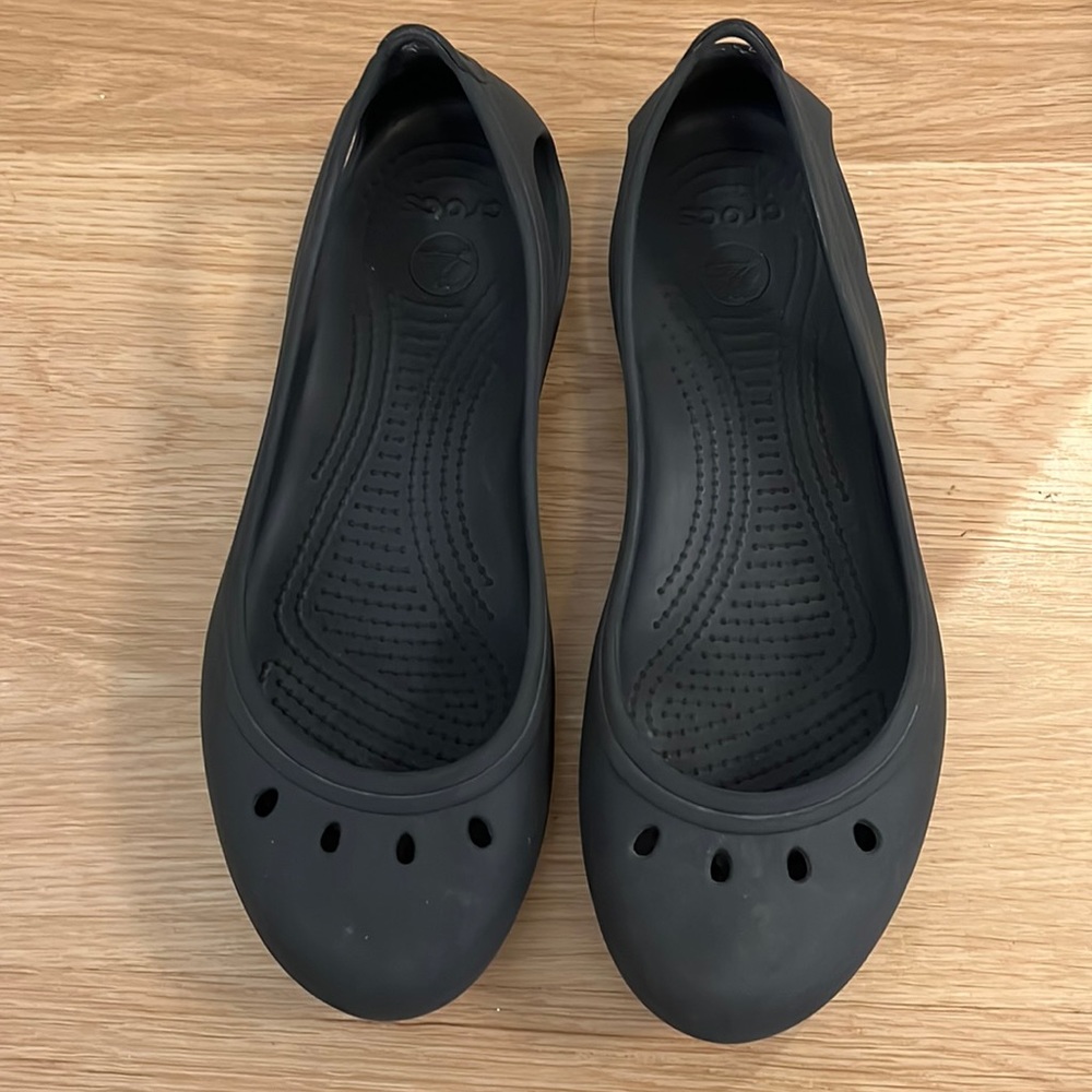 Crocs Kadee flats for Women. Black size 9.